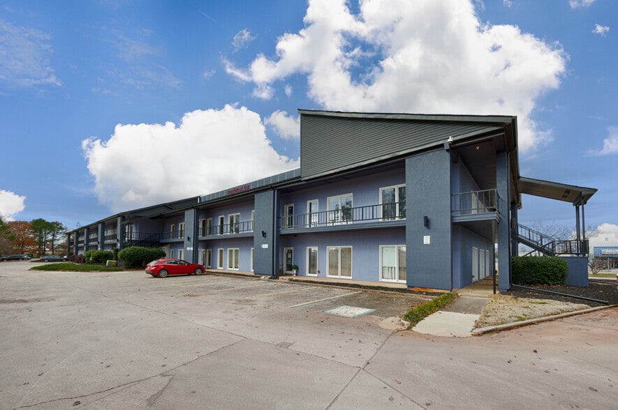 190 Lime Quarry Rd, Madison, AL to rent - Building Photo - Image 2 of 18