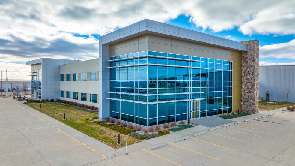 805 48th Ave W, Williston, ND to rent - Building Photo - Image 2 of 21