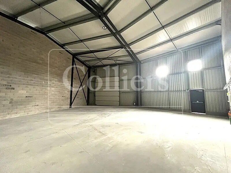 Light Industrial in Peypin for sale Interior Photo- Image 1 of 5