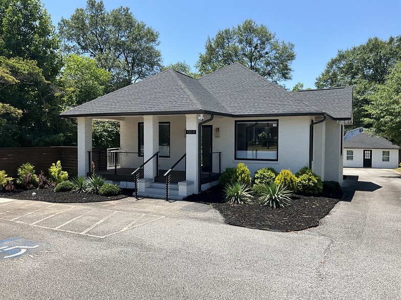 1203 W Poinsett St, Greer, SC for sale - Building Photo - Image 1 of 27