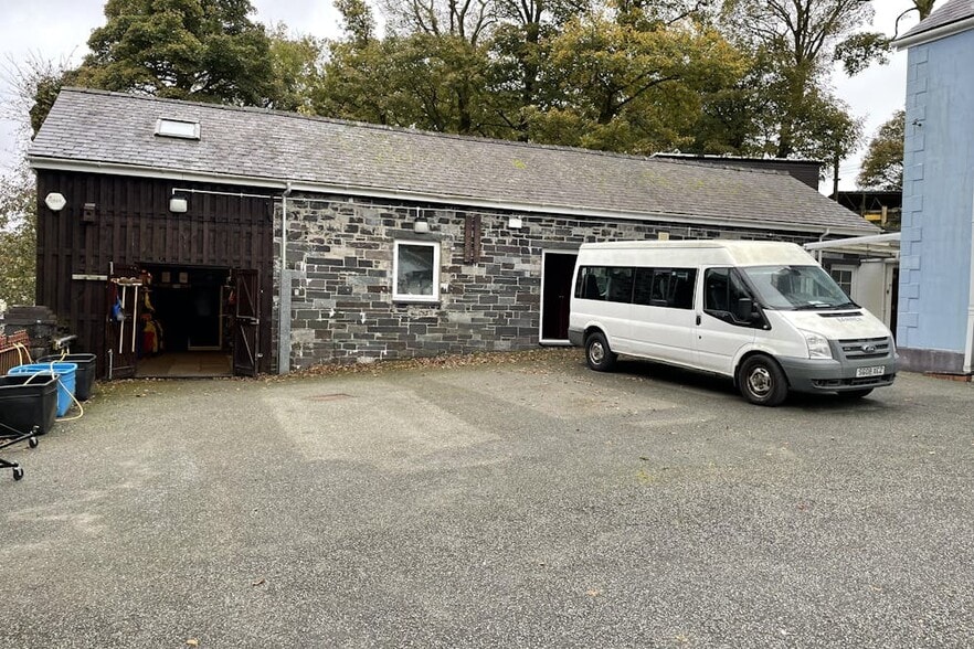 2 Dinorwic Cottages, Caernarfon for sale - Building Photo - Image 2 of 5
