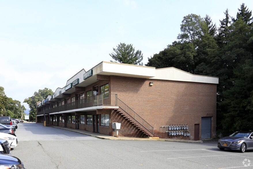 146 S Liberty Dr, Stony Point 10980 UK