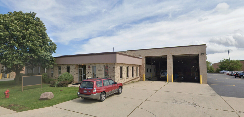 605 Bonnie Ln, Elk Grove Village, IL for rent - Building Photo - Image 2 of 2