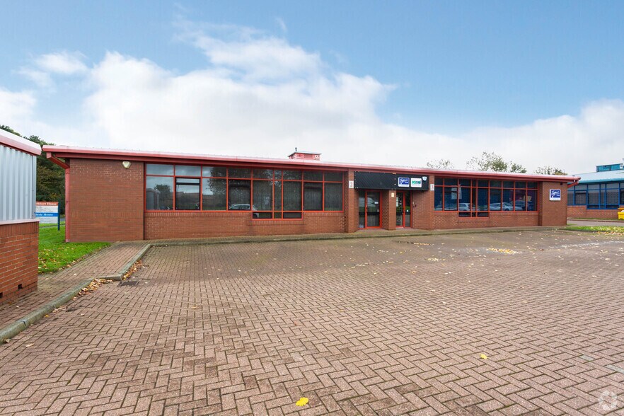 Tower Rd, Washington to rent - Building Photo - Image 2 of 3