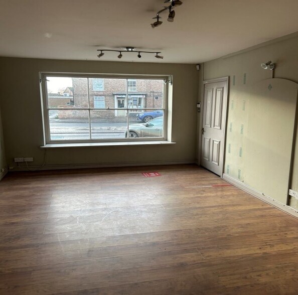 10 Pavement, York for sale - Interior Photo - Image 3 of 3