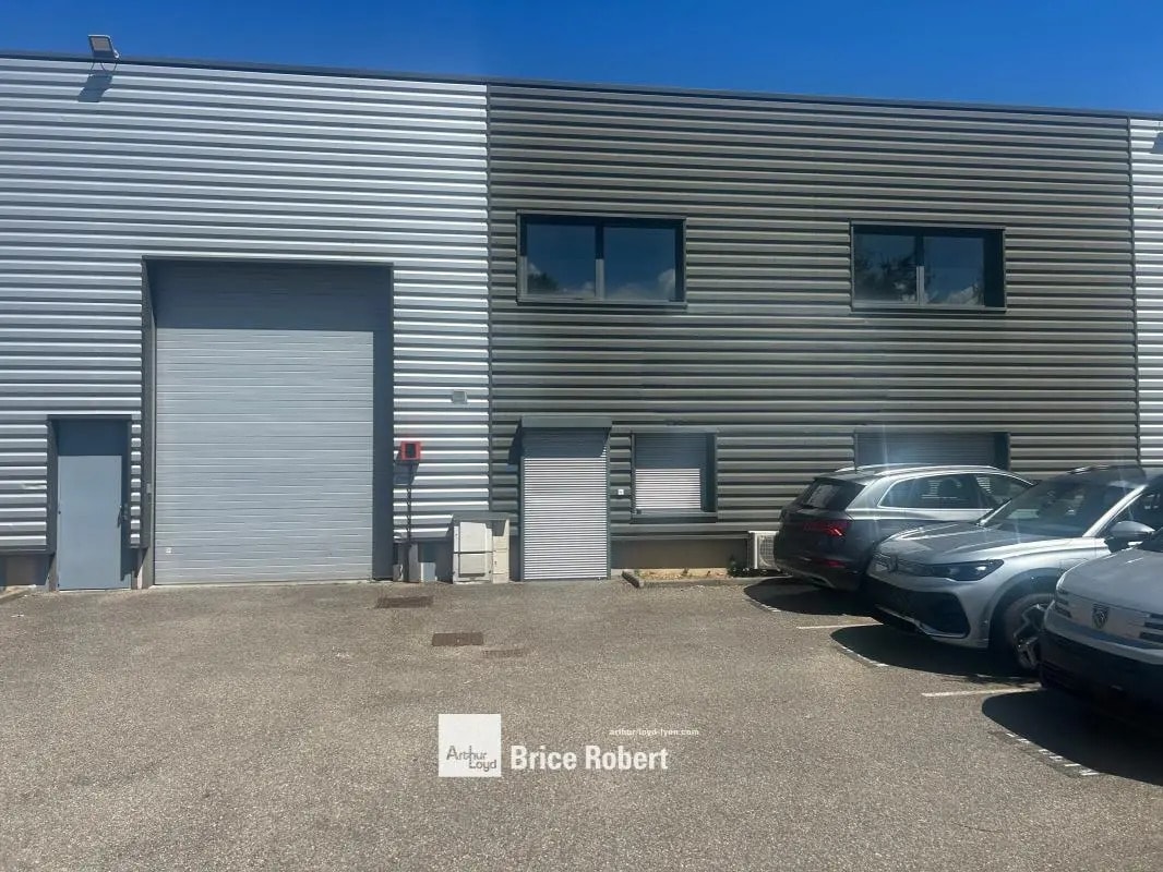 Light Industrial in Vénissieux to rent Building Photo- Image 1 of 6