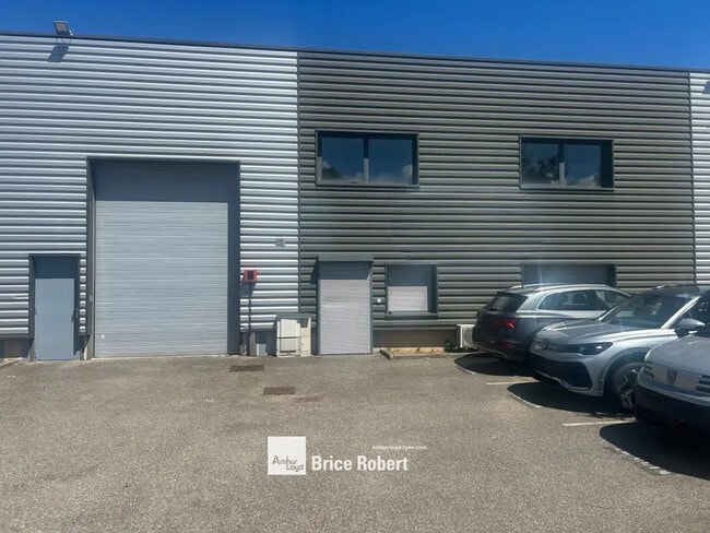 Location Local d'activités 280 m²