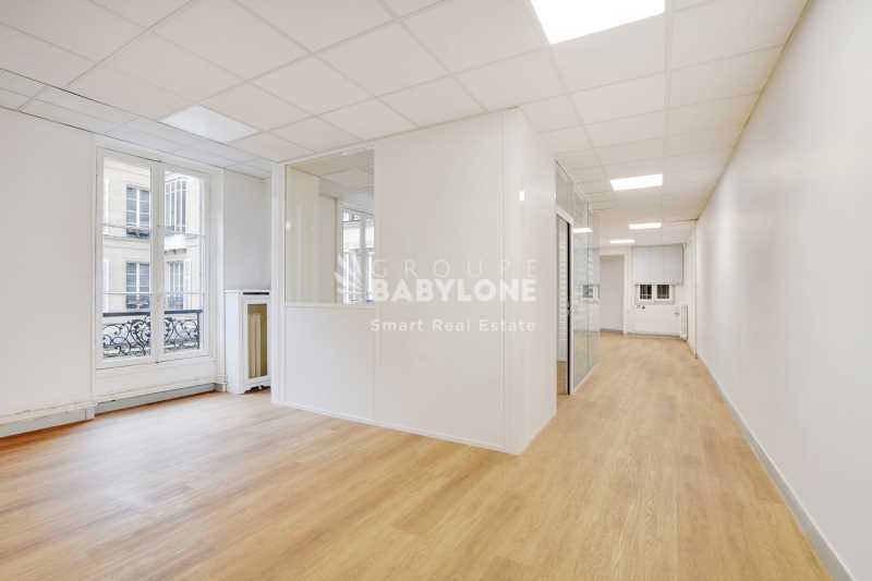 Industrial in Paris to rent - Interior Photo - Image 3 of 6