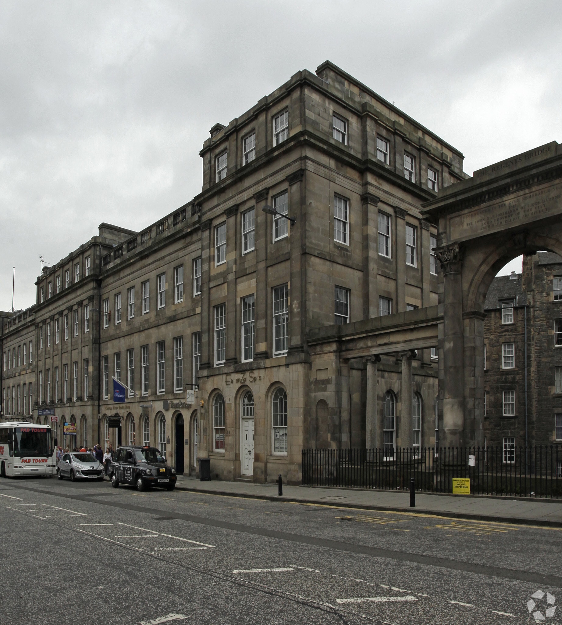 15-19 Waterloo Pl, Edinburgh for sale Primary Photo- Image 1 of 1