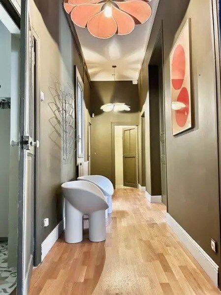 Retail in Montpellier to rent Interior Photo- Image 1 of 7