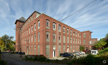 250 Esten Ave, Pawtucket, RI for rent Building Photo- Image 1 of 7