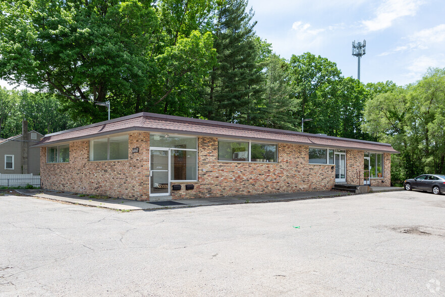 4447 Eastern Ave SE, Kentwood, MI for sale - Primary Photo - Image 1 of 9