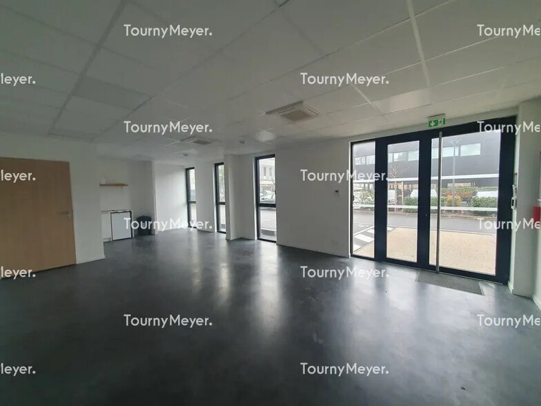 Office in Mérignac to rent - Building Photo - Image 2 of 7