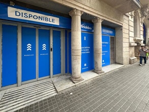 Retail in Barcelona, Barcelona to rent Building Photo- Image 1 of 33