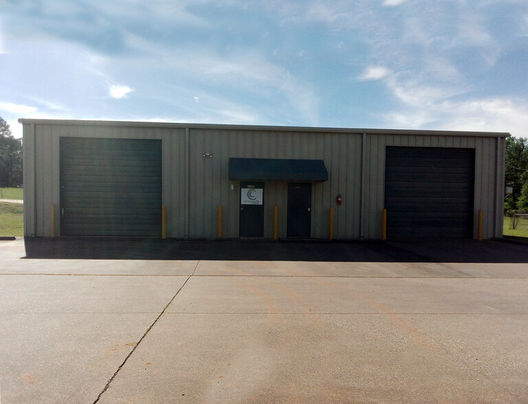 1080 W Main St, Hallsville, TX for rent - Building Photo - Image 2 of 2