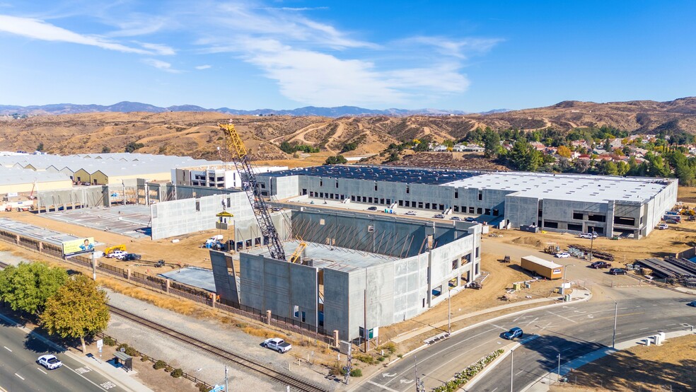 25400 Springbrook Ave, Santa Clarita, CA for rent - Construction Photo - Image 3 of 19