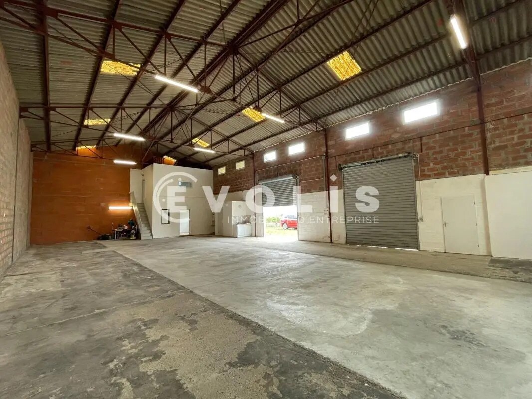 Office in Saint-Médard-en-Jalles to rent Interior Photo- Image 1 of 8