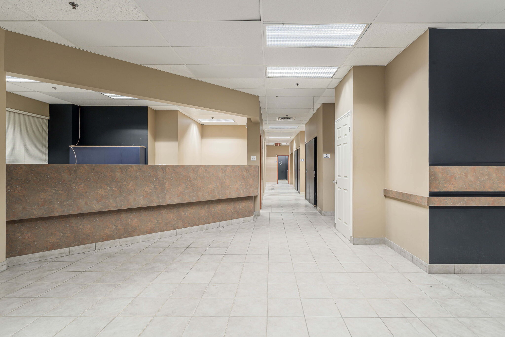 6058-6066 Rue Jean-Talon E, Montréal, QC to rent Interior Photo- Image 1 of 17