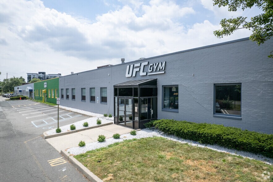 49 E Midland Ave, Paramus 07652 UK