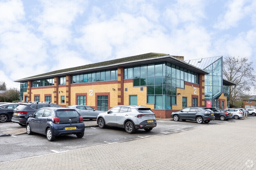 Albert Dr, Woking to rent - Building Photo - Image 2 of 2