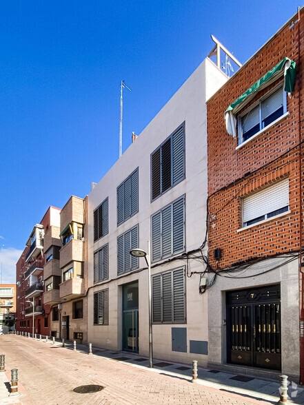 Office in Alcorcón, Madrid for sale - Primary Photo - Image 1 of 2