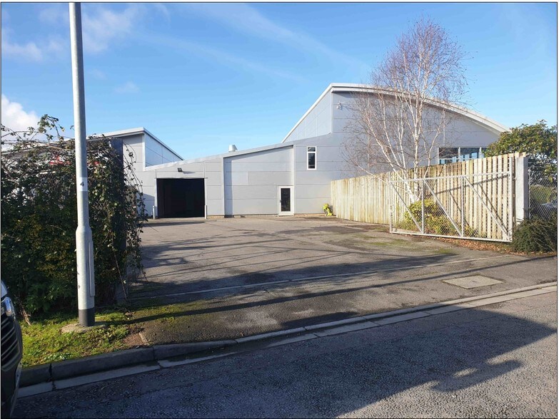 Gass Close, Highbridge for sale - Primary Photo - Image 1 of 1