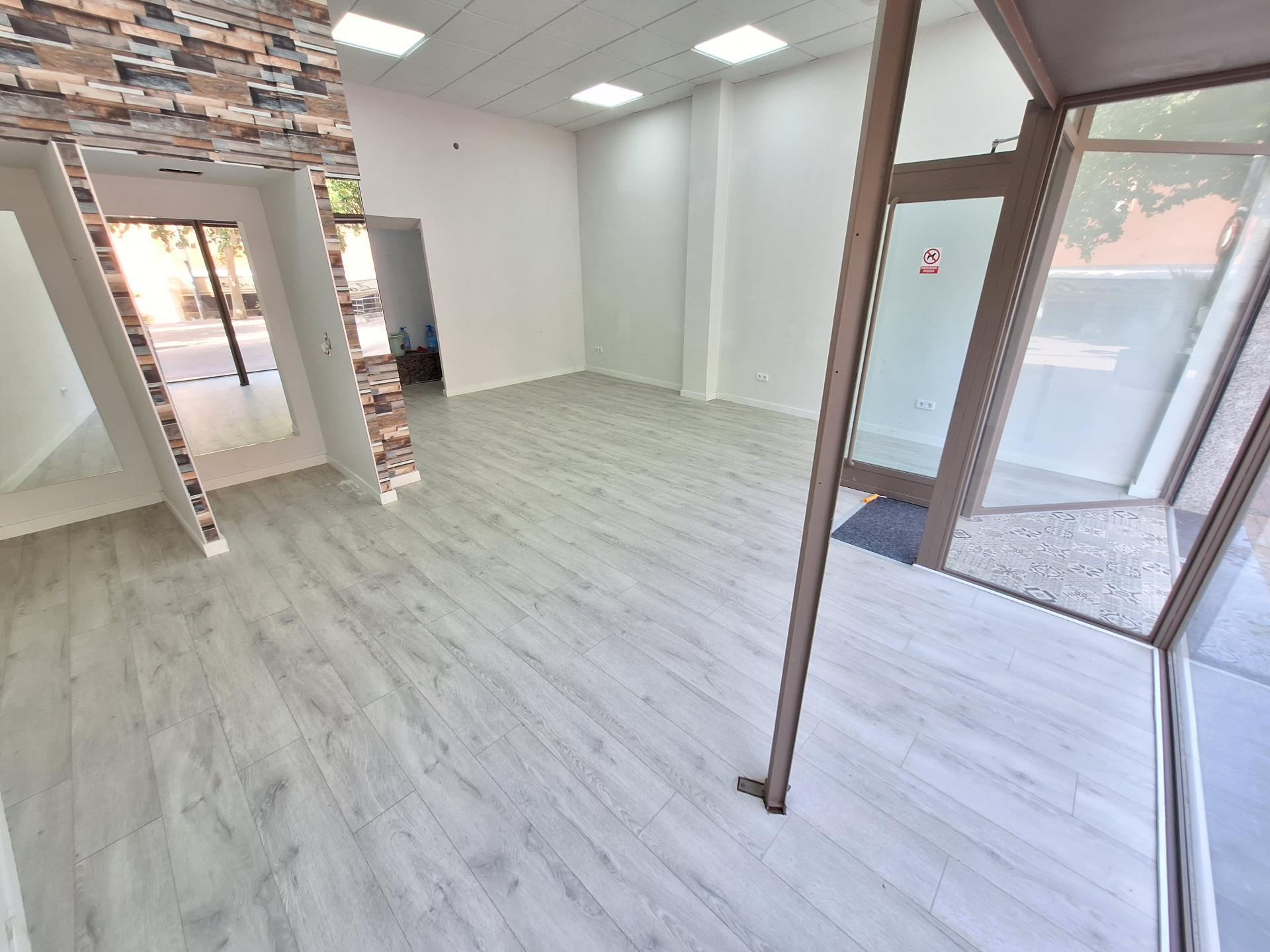 Retail in Santa Margarida de Montbui, Barcelona to rent Interior Photo- Image 1 of 8