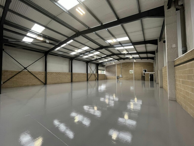 855 Ringwood Rd, Bournemouth to rent - Building Photo - Image 3 of 12