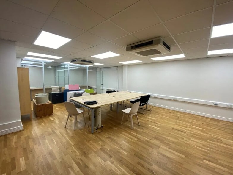 St Johns Rd, Kingston Upon Thames for sale - Building Photo - Image 2 of 4