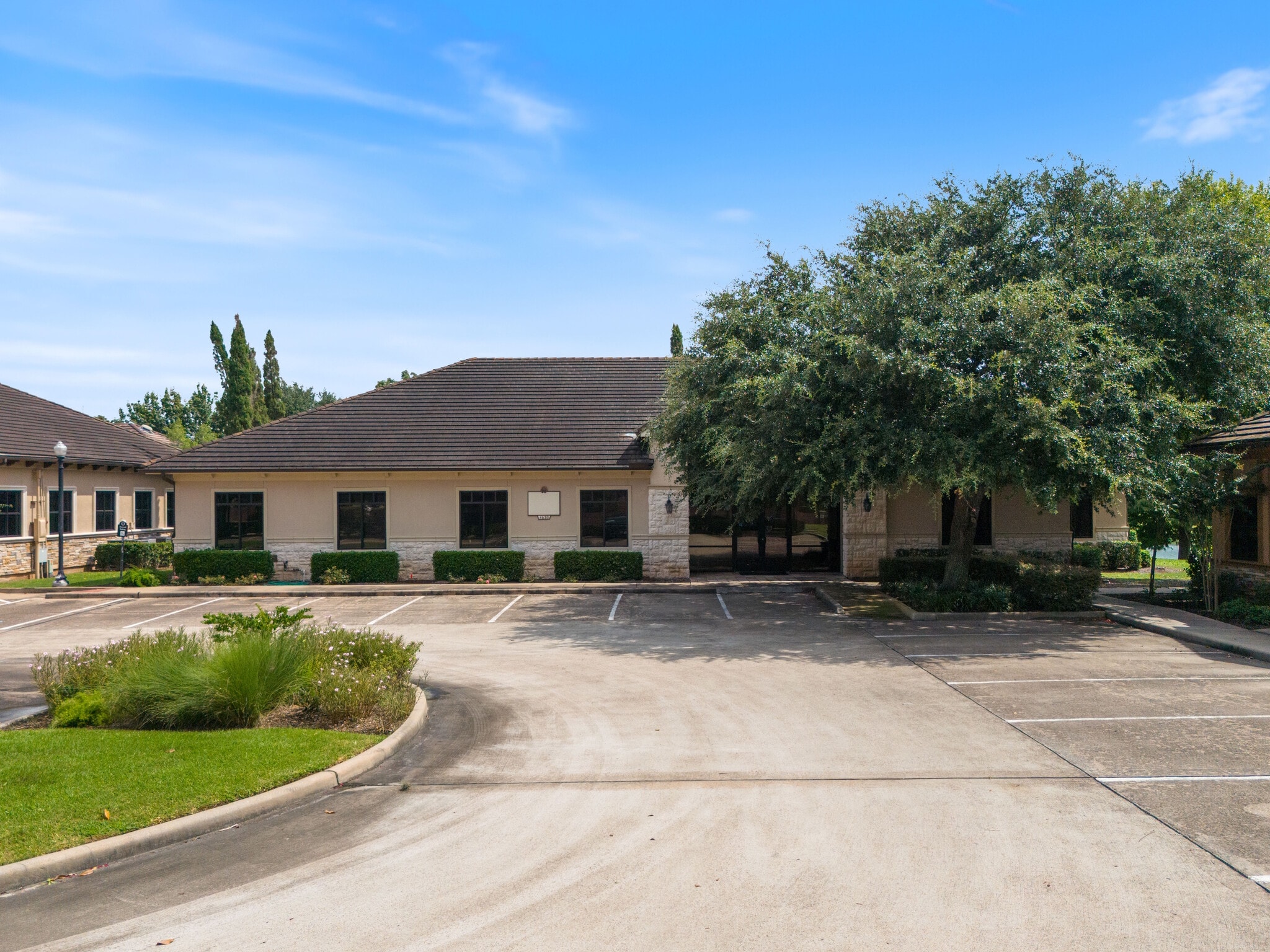 4610 Riverstone Blvd, Missouri City, TX to rent Building Photo- Image 1 of 39