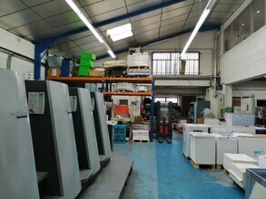 Light Industrial in Maisons-Alfort for sale Interior Photo- Image 1 of 6