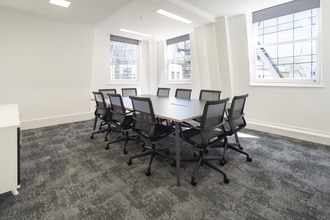 6 Dowgate Hl, London to rent Interior Photo- Image 2 of 5