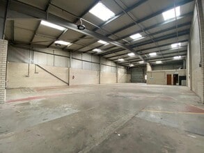 11-12 Mason Rd, Colchester to rent Interior Photo- Image 2 of 4