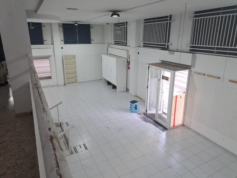 Retail in Vila-real, Castellón for sale - Building Photo - Image 3 of 11
