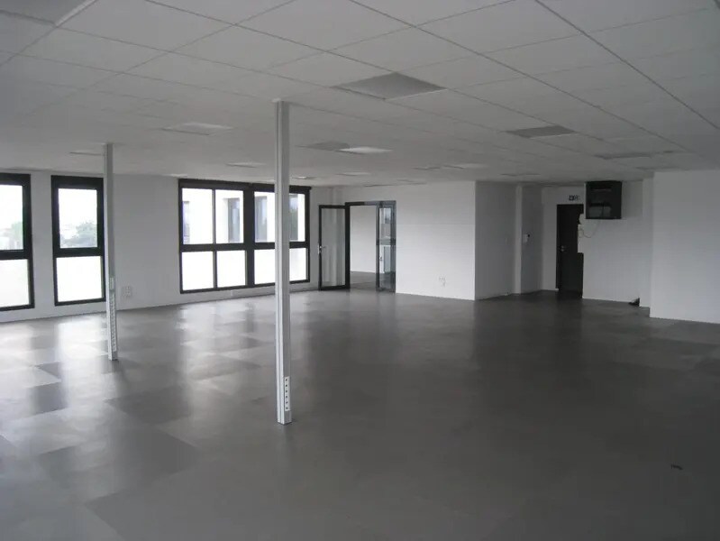 Office in Aubagne to rent Interior Photo- Image 1 of 7