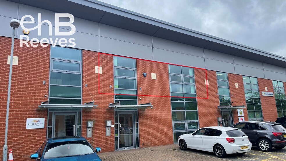 1b Tournament Ct, Warwick to rent - Building Photo - Image 2 of 16