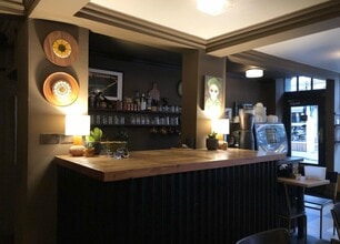 19-21 Wood St, Swindon to rent Interior Photo- Image 1 of 5