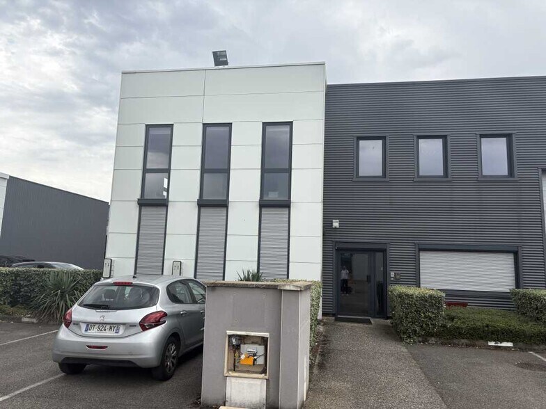 Office in Venissieux for sale - Building Photo - Image 1 of 9
