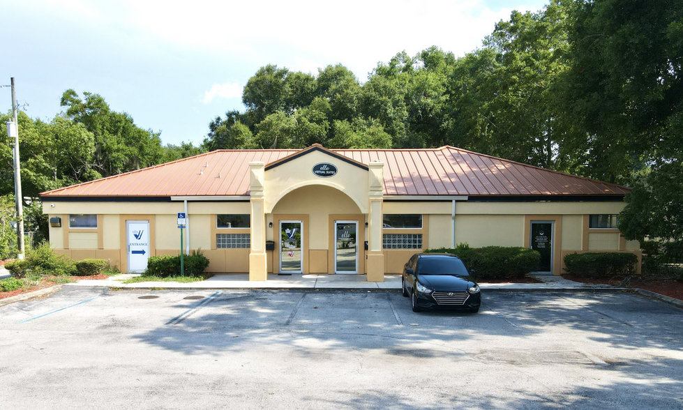 2748 University Blvd W, Jacksonville, FL for rent - Building Photo - Image 1 of 10