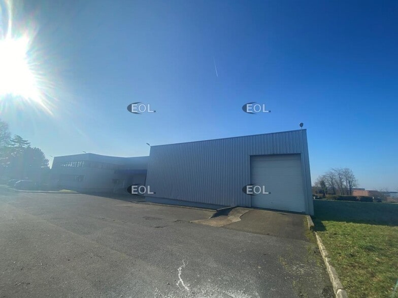 Light Industrial in Louvres to rent - Building Photo - Image 3 of 7
