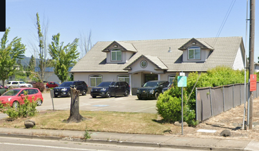 2053 Laura St, Springfield, OR for rent Building Photo- Image 1 of 13