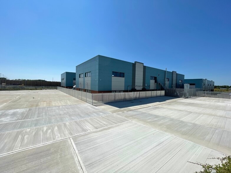 A4 Waterbrook Park Waterbrook Av, Ashford to rent - Building Photo - Image 2 of 11