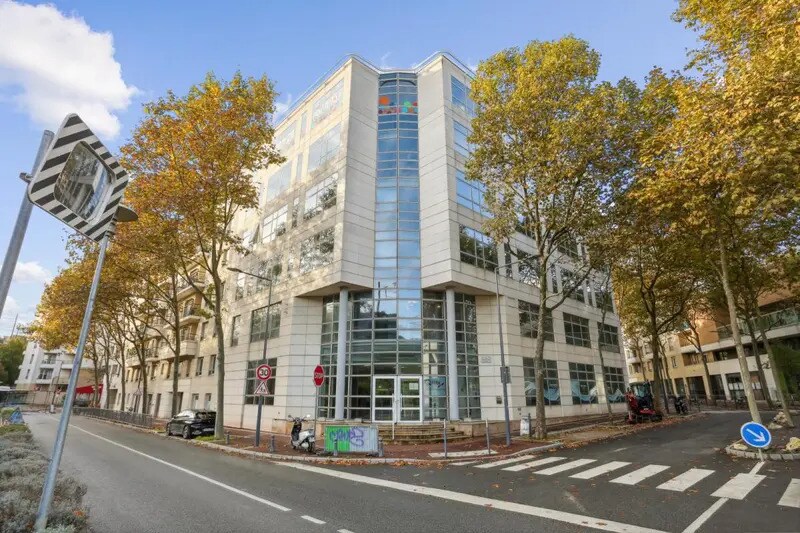 1 Rue Jacques Henri Lartigue, Issy-les-Moulineaux to rent Building Photo- Image 1 of 13