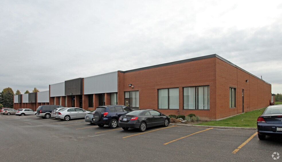 67 Steelcase Rd W, Markham L3R 2M4 Industrial for Rent UK