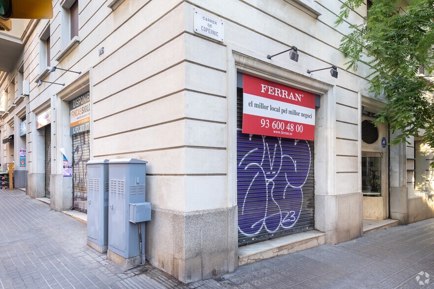 Retail in Barcelona, Barcelona to rent - Building Photo - Image 1 of 1