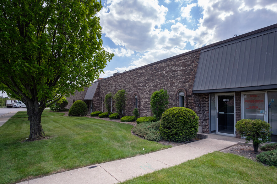 2690-2696 American Ln, Elk Grove Village, IL for rent - Building Photo - Image 1 of 10