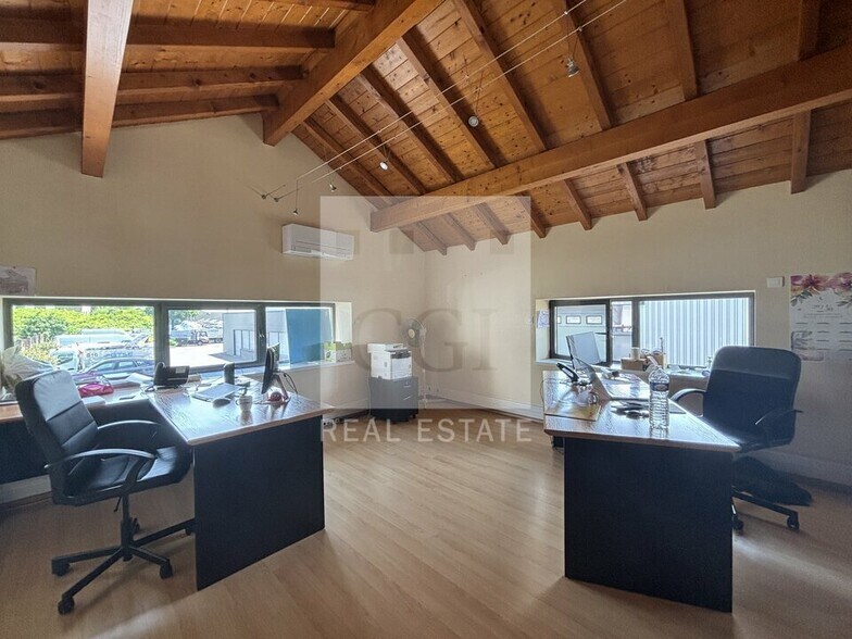 378 Avenue De L'Industrie, Rillieux-la-Pape to rent - Interior Photo - Image 3 of 20