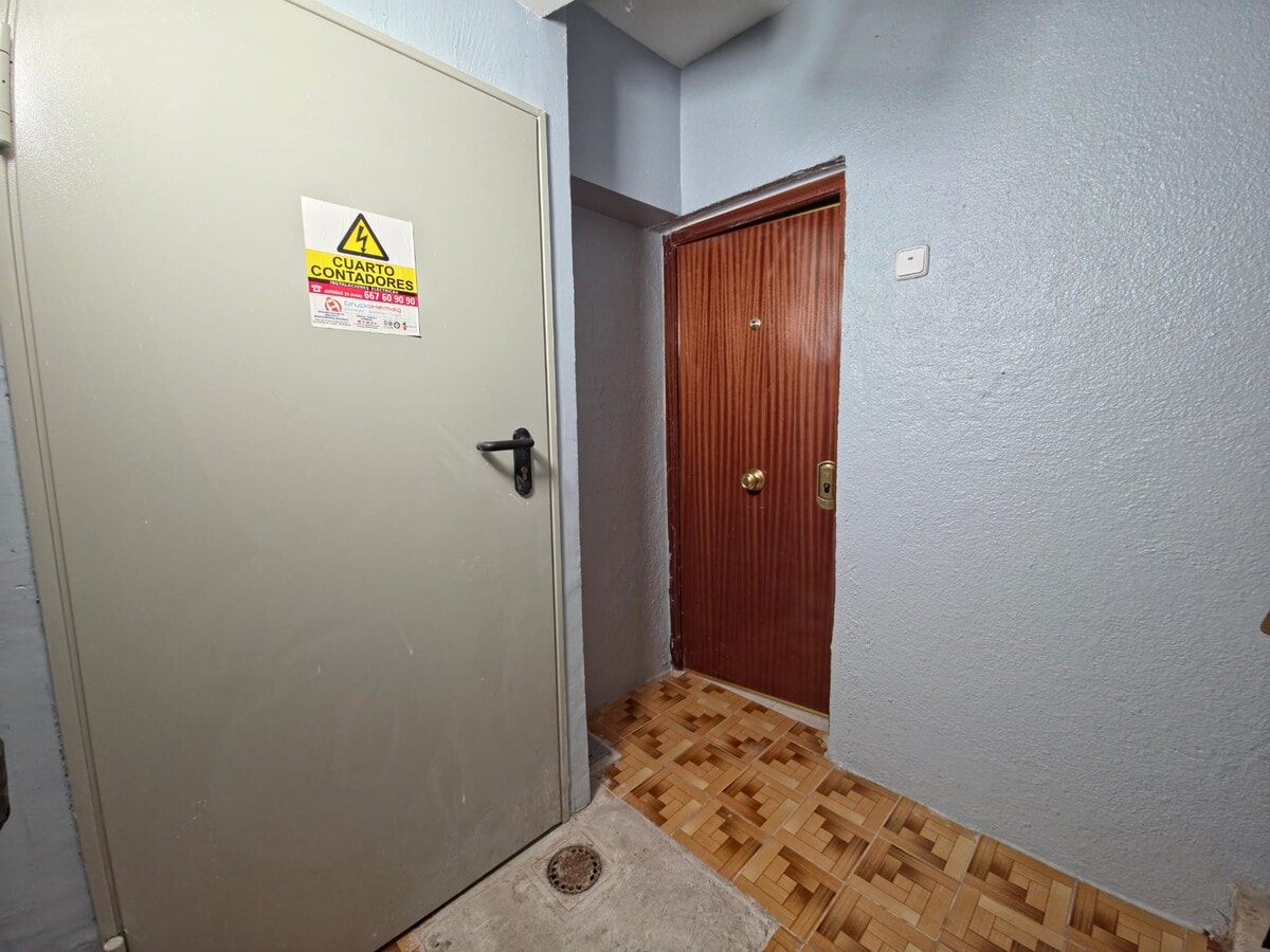 Madrid, MAD 28038 - Unit Pl:00 Pt:IZ -  - Interior Photo - Image 2 of 8