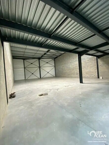 Light Industrial in Nantes to rent - Building Photo - Image 3 of 5