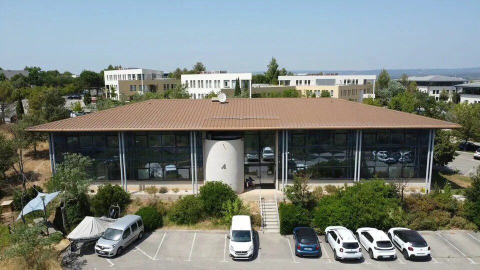 Office in Aix-en-Provence to rent - Building Photo - Image 2 of 6